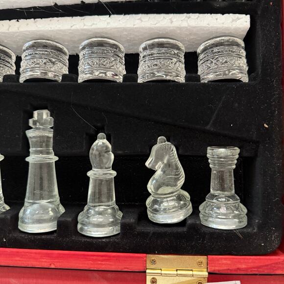 IN-N-OUT Chess Board Glass Complete Set With Box RARE - Picture 9 of 13